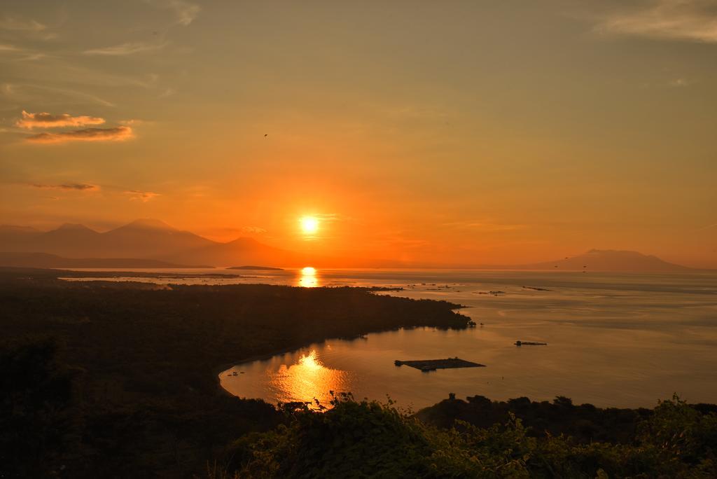 Tiara Homestay Пемутеран Экстерьер фото